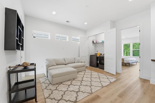 6042 Cebra Street, Houston, TX 77091