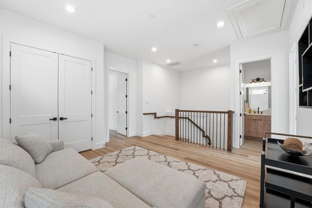 6042 Cebra Street, Houston, TX 77091