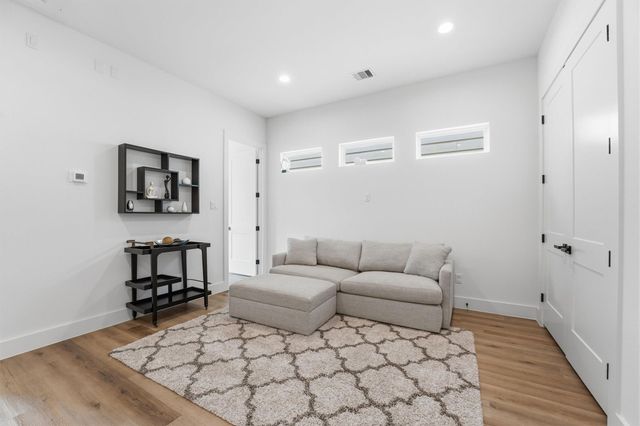 6042 Cebra Street, Houston, TX 77091