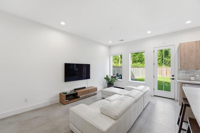 6042 Cebra Street, Houston, TX 77091