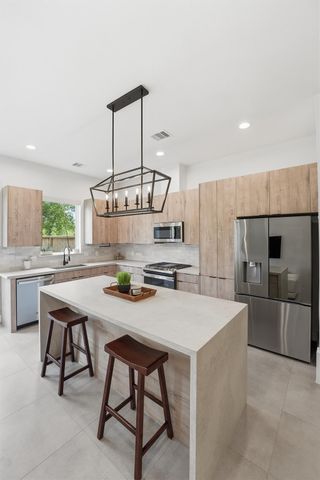 6042 Cebra Street, Houston, TX 77091