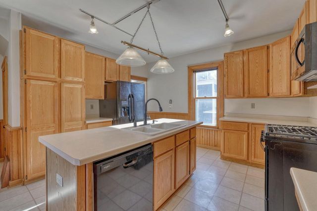 318 N Hartwell AVENUE, Waukesha, WI 53186