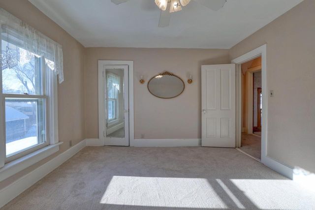 318 N Hartwell AVENUE, Waukesha, WI 53186