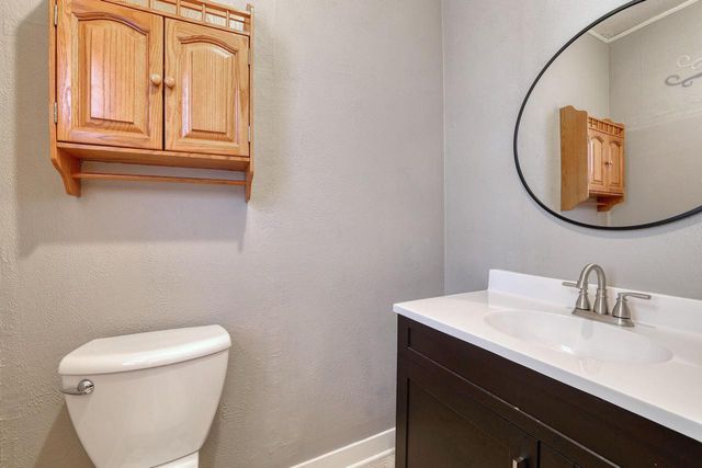 318 N Hartwell AVENUE, Waukesha, WI 53186