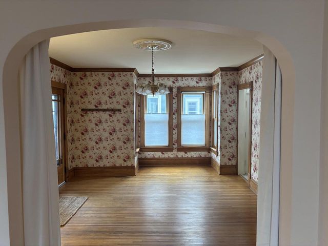 318 N Hartwell AVENUE, Waukesha, WI 53186