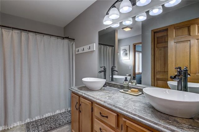 1517 E Clairemont Avenue, Eau Claire, WI 54701