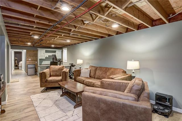 1517 E Clairemont Avenue, Eau Claire, WI 54701