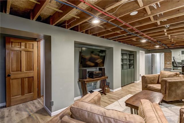 1517 E Clairemont Avenue, Eau Claire, WI 54701