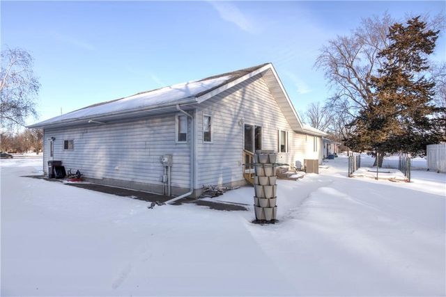 1517 E Clairemont Avenue, Eau Claire, WI 54701