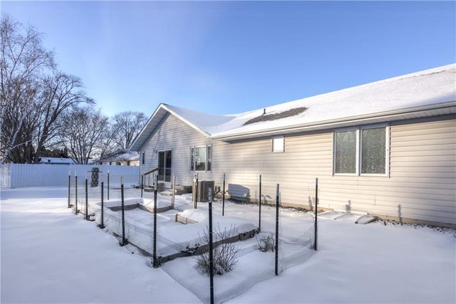 1517 E Clairemont Avenue, Eau Claire, WI 54701