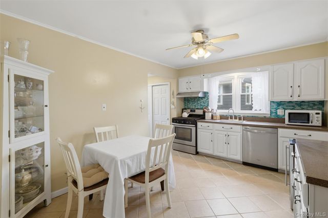 15 Crystal Court, Greenwood Lake, NY 10925