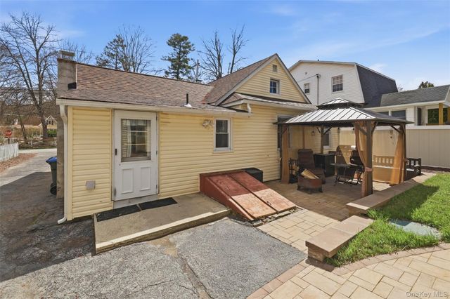 15 Crystal Court, Greenwood Lake, NY 10925
