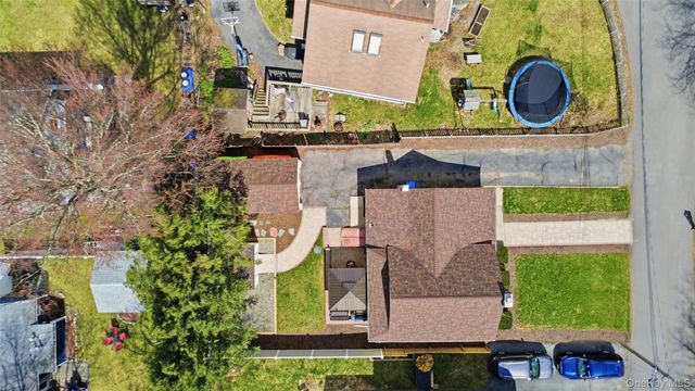 15 Crystal Court, Greenwood Lake, NY 10925