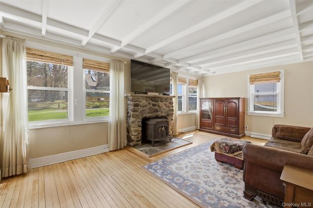 15 Crystal Court, Greenwood Lake, NY 10925