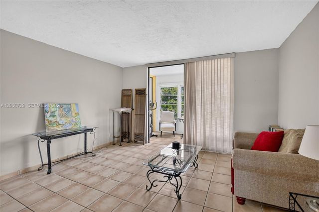 2811 Somerset Drive 405, Lauderdale Lakes, FL 33311