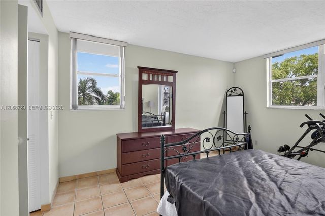 2811 Somerset Drive 405, Lauderdale Lakes, FL 33311