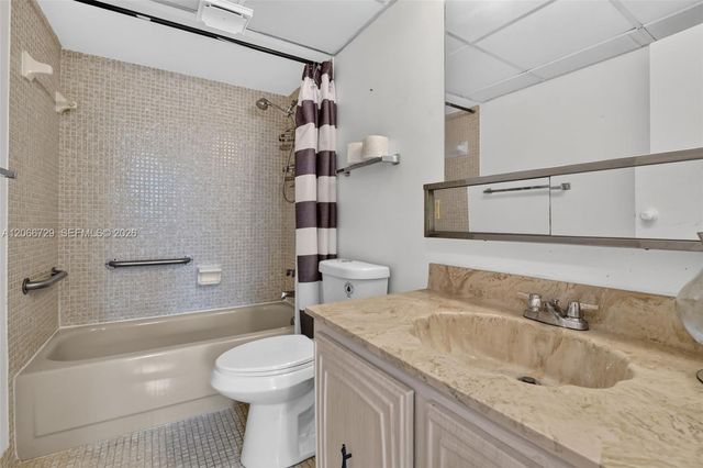 2811 Somerset Drive 405, Lauderdale Lakes, FL 33311