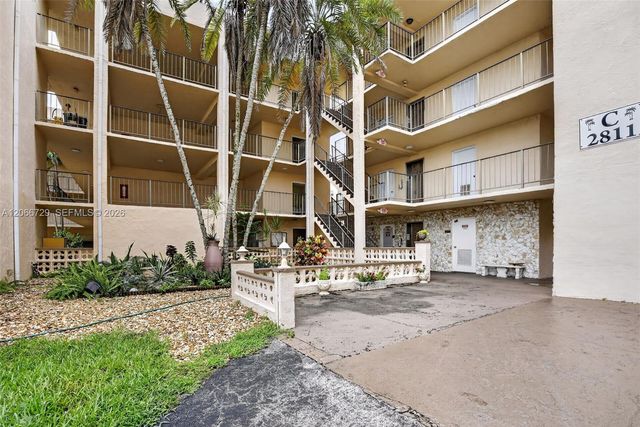 2811 Somerset Drive 405, Lauderdale Lakes, FL 33311
