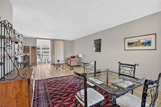 2811 Somerset Drive 405, Lauderdale Lakes, FL 33311