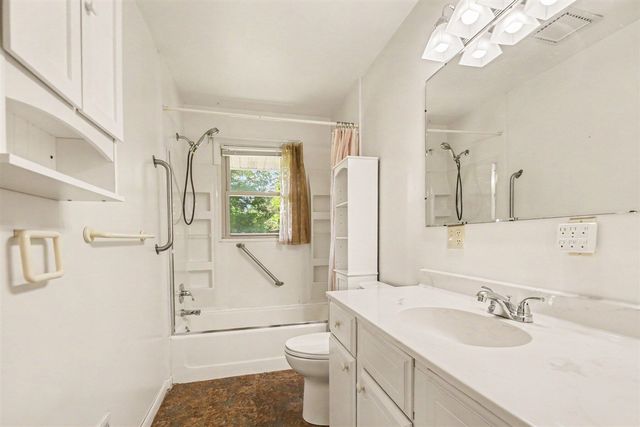 2176 Truman Drive, Benton Harbor, MI 49022
