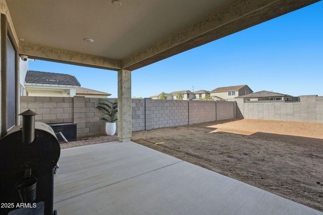 18156 W LARKSPUR Drive, Goodyear, AZ 85338