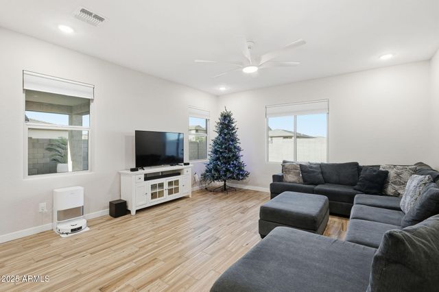 18156 W LARKSPUR Drive, Goodyear, AZ 85338