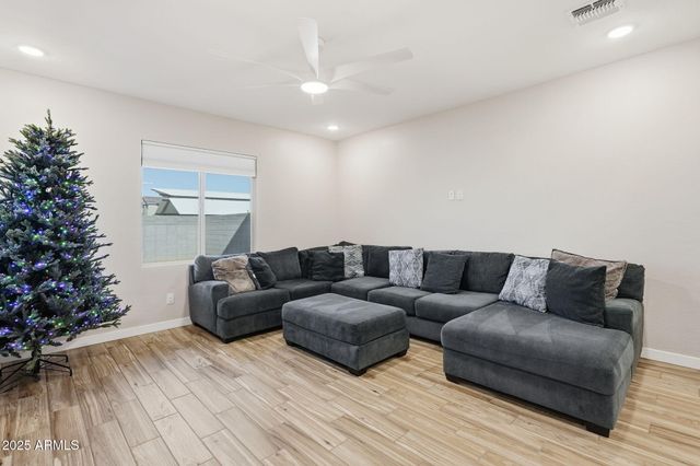 18156 W LARKSPUR Drive, Goodyear, AZ 85338