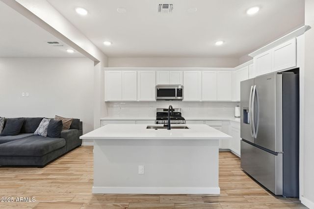 18156 W LARKSPUR Drive, Goodyear, AZ 85338