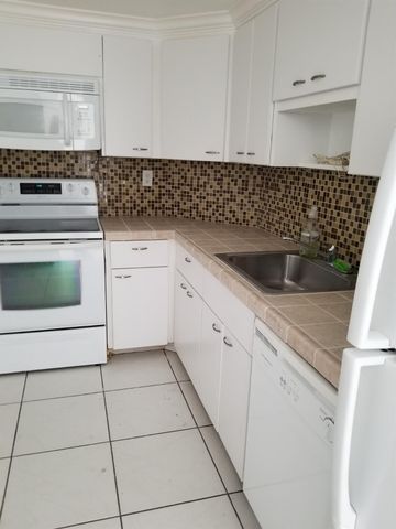 500 BAYVIEW Drive 817, Sunny Isles Beach, FL 33160