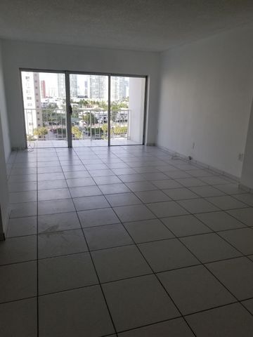 500 BAYVIEW Drive 817, Sunny Isles Beach, FL 33160