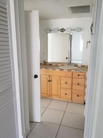 500 BAYVIEW Drive 817, Sunny Isles Beach, FL 33160