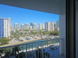 500 BAYVIEW Drive 817, Sunny Isles Beach, FL 33160