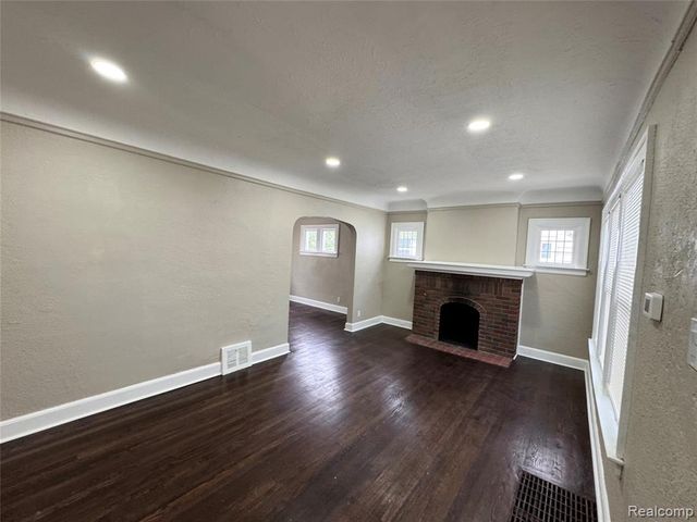 5727 Buckingham Avenue, Detroit, MI 48224