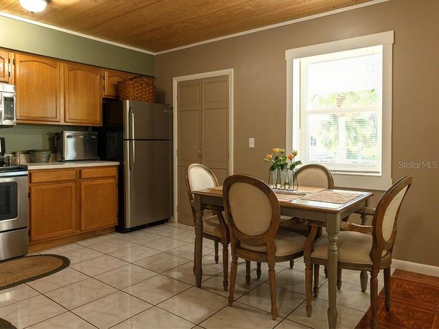 380 BASE AVENUE E 201, Venice, FL 34285