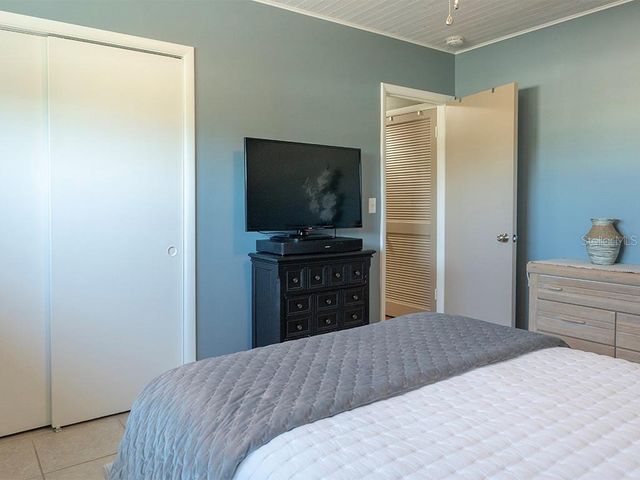 380 BASE AVENUE E 201, Venice, FL 34285