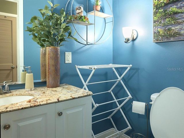 380 BASE AVENUE E 201, Venice, FL 34285