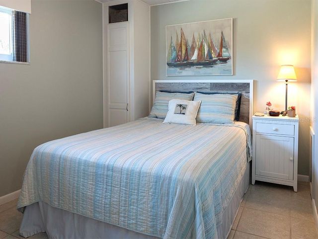 380 BASE AVENUE E 201, Venice, FL 34285