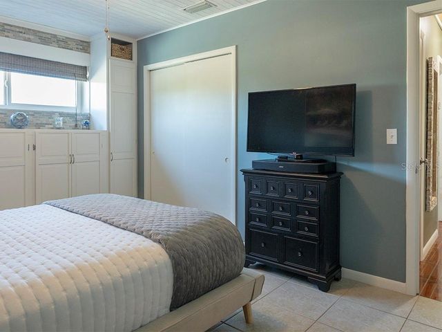 380 BASE AVENUE E 201, Venice, FL 34285