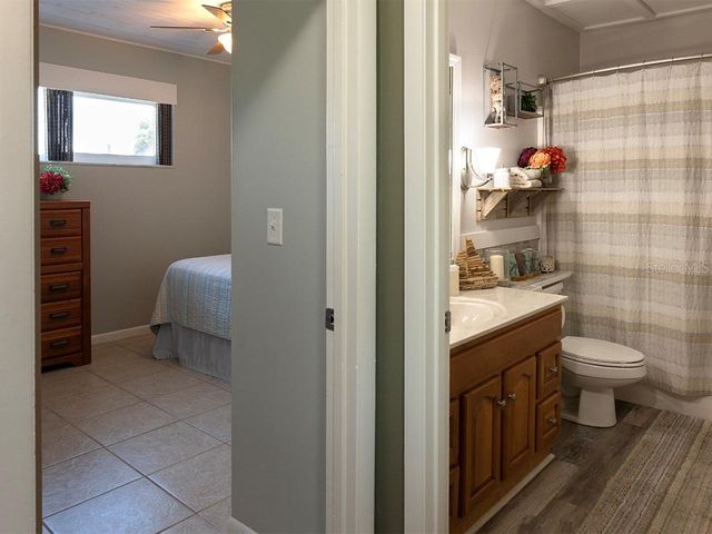 380 BASE AVENUE E 201, Venice, FL 34285