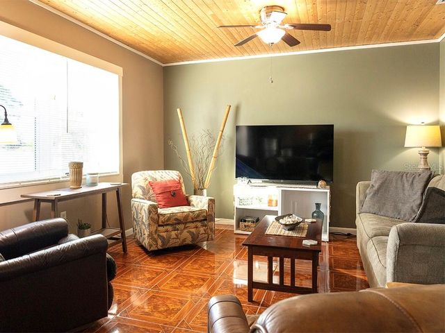 380 BASE AVENUE E 201, Venice, FL 34285