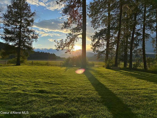 949 Fitzpatrick Rd, Bonners Ferry, ID 83805