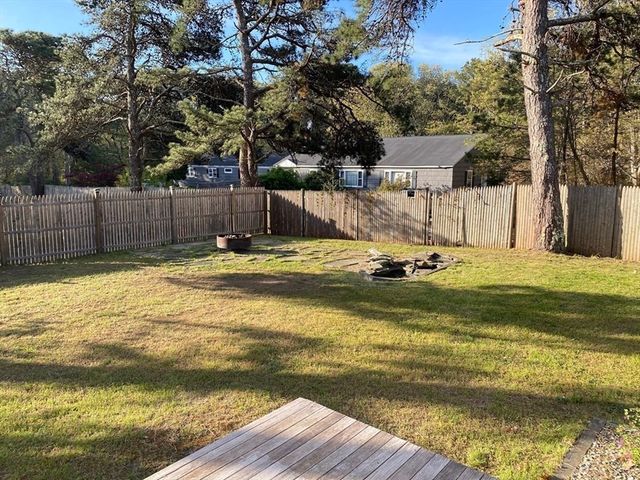 14 Andersen Ave, Sandwich, MA 02537