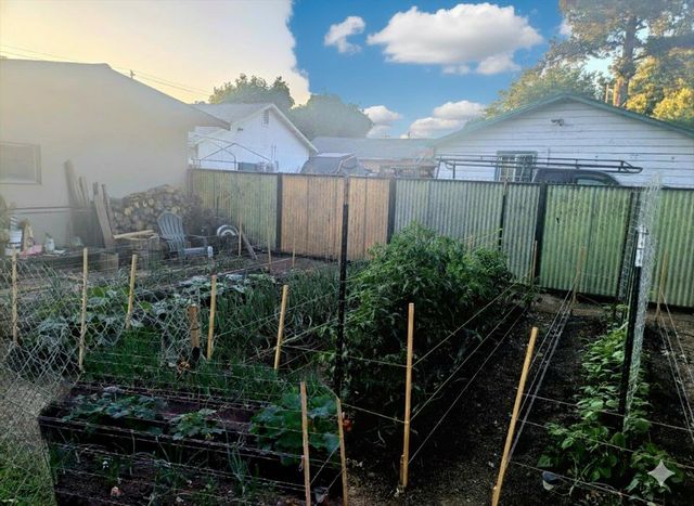 733 Olive St, Yuba City, CA 95991