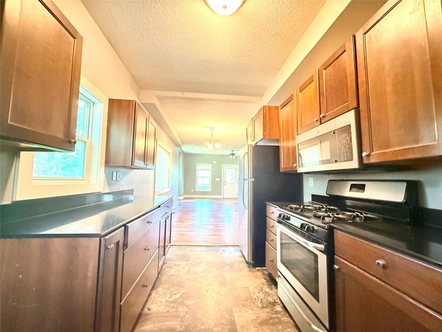 1127 Oak Park Avenue, Des Moines, IA 50313