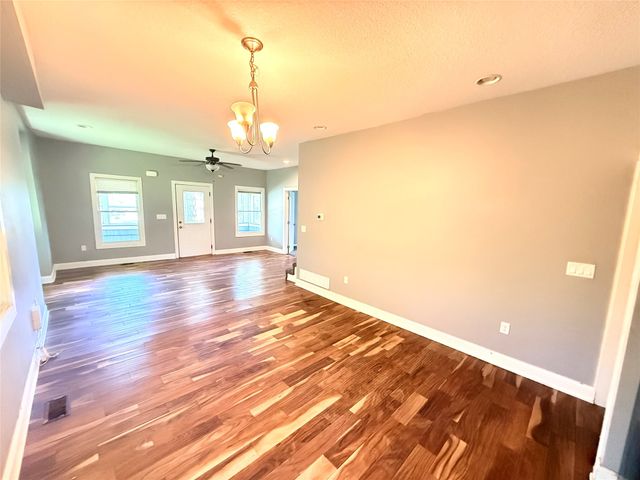 1127 Oak Park Avenue, Des Moines, IA 50313