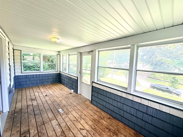 1127 Oak Park Avenue, Des Moines, IA 50313