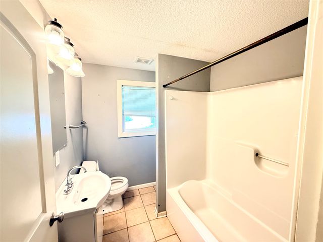 1127 Oak Park Avenue, Des Moines, IA 50313