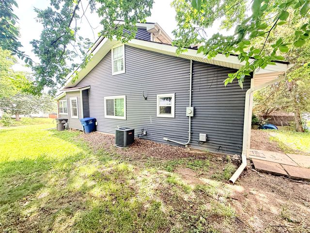 1127 Oak Park Avenue, Des Moines, IA 50313