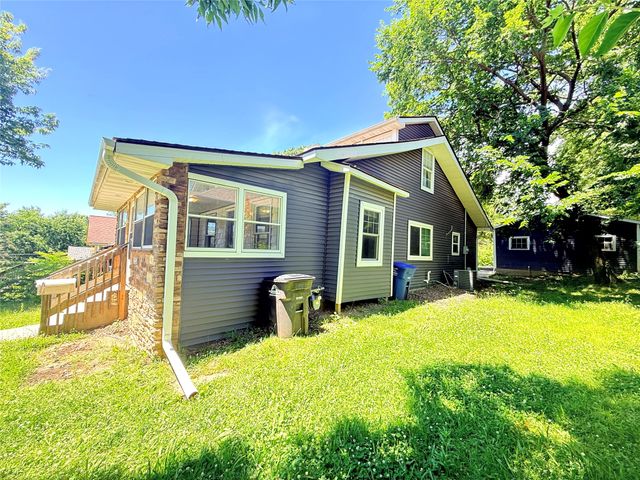 1127 Oak Park Avenue, Des Moines, IA 50313