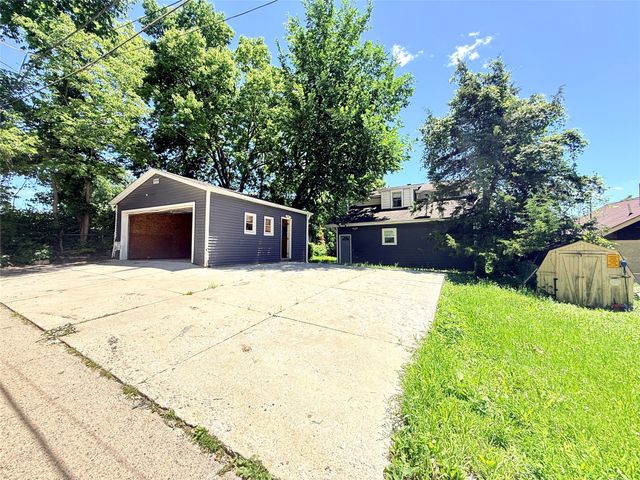 1127 Oak Park Avenue, Des Moines, IA 50313